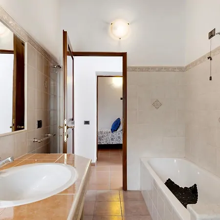 Podere Beccalorzo Con Piscina וילה *